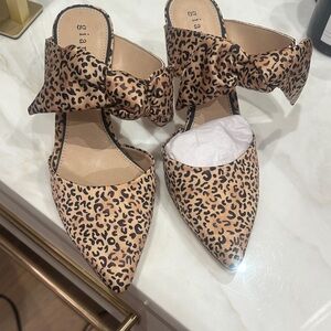 Gianni Bini Leopard Print Mules with Bow brand new never worn